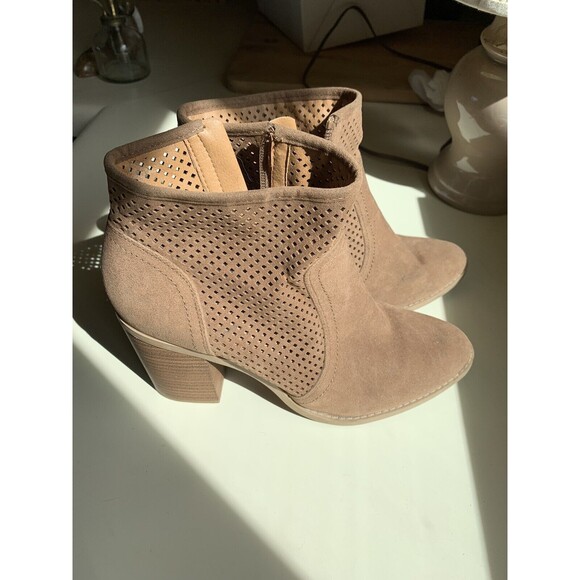 Universal Thread Womens Size 7.5M Brown Ankle Boot Round Toe Block Heel Zip Up - Picture 1 of 12